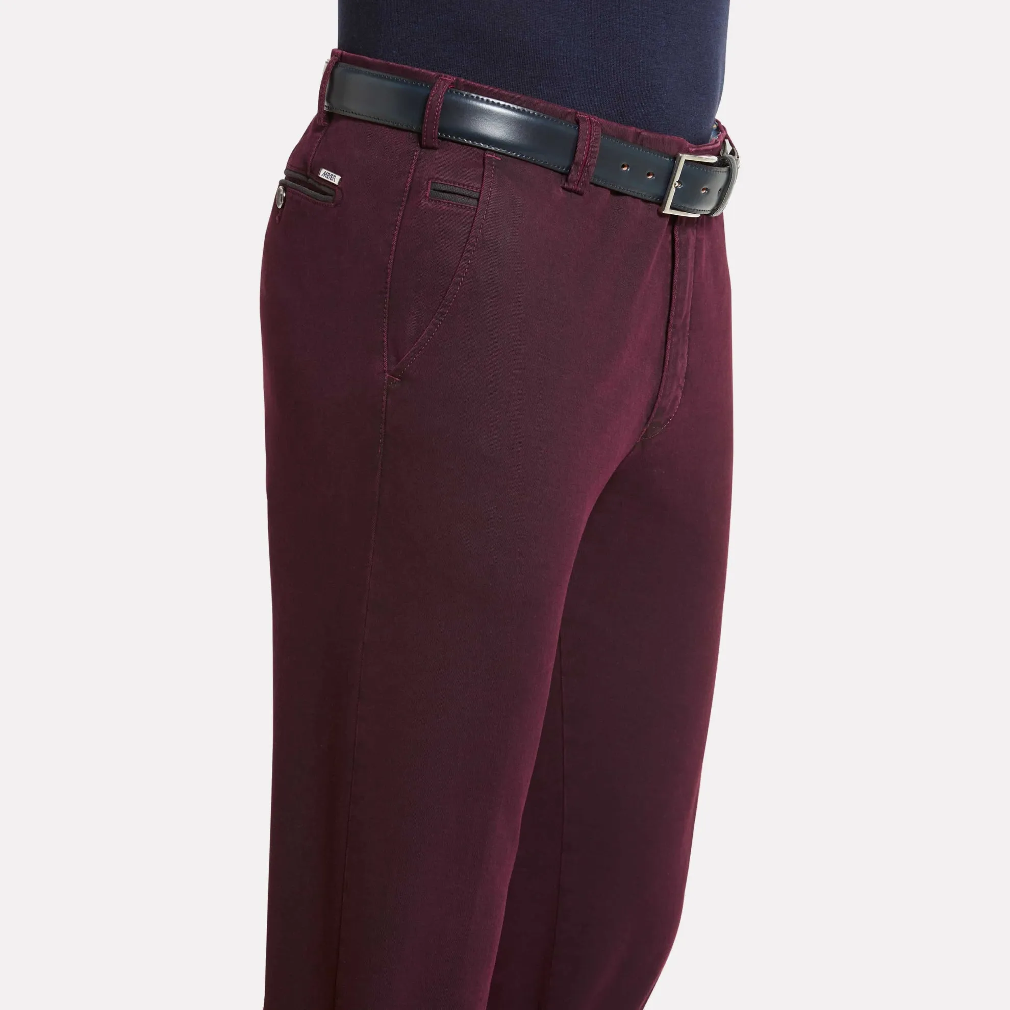 Super Stretch Double-Dye Fine Twill Cotton Chinos / Bordeaux